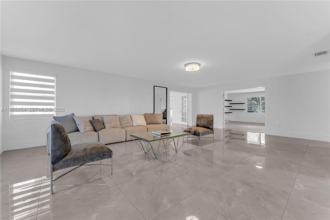 11824 SW 43rd Ct , Davie, FL 33330 Photo