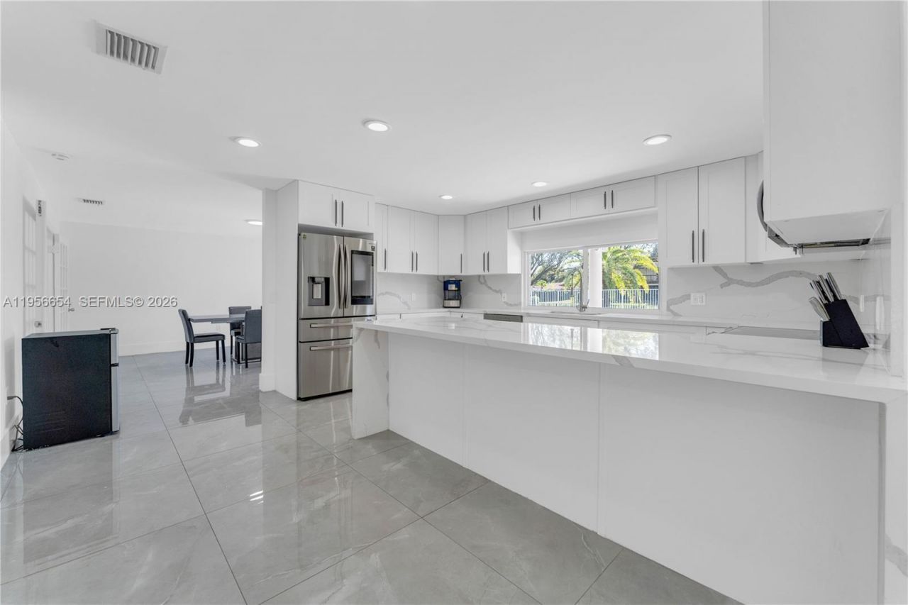 11824 SW 43rd Ct , Davie, FL 33330 Photo