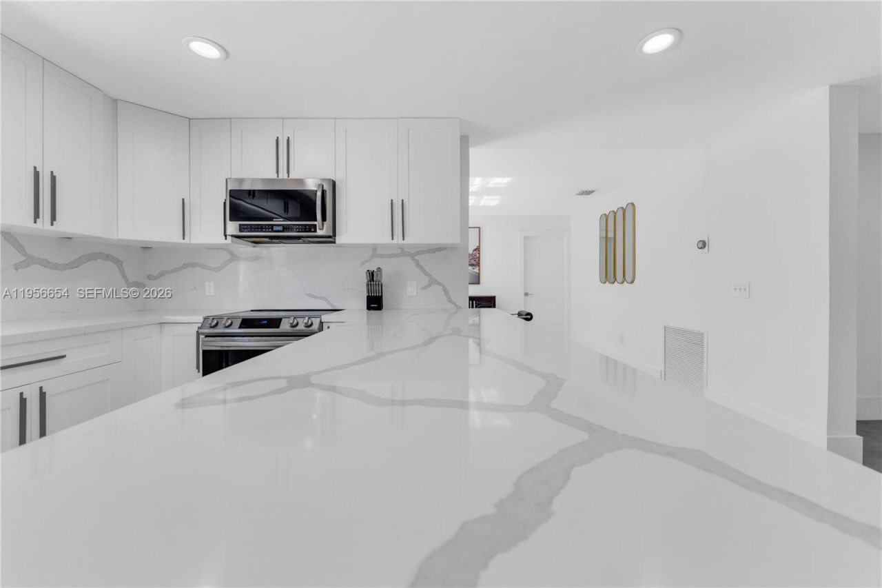 11824 SW 43rd Ct , Davie, FL 33330 Photo