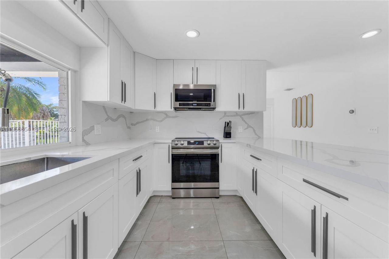 11824 SW 43rd Ct , Davie, FL 33330 Photo