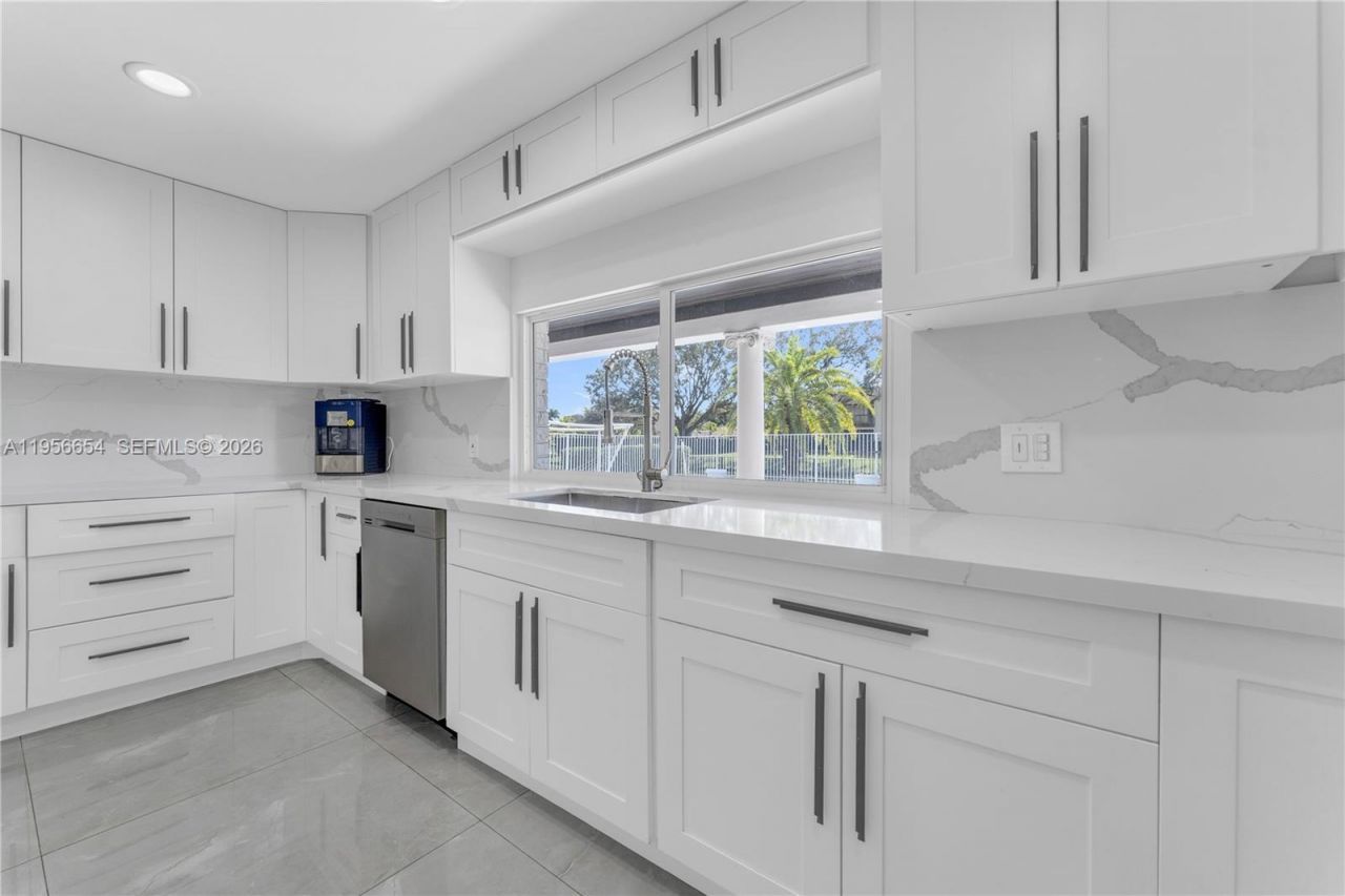 11824 SW 43rd Ct , Davie, FL 33330 Photo