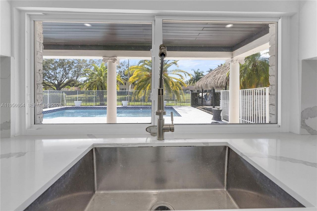 11824 SW 43rd Ct , Davie, FL 33330 Photo