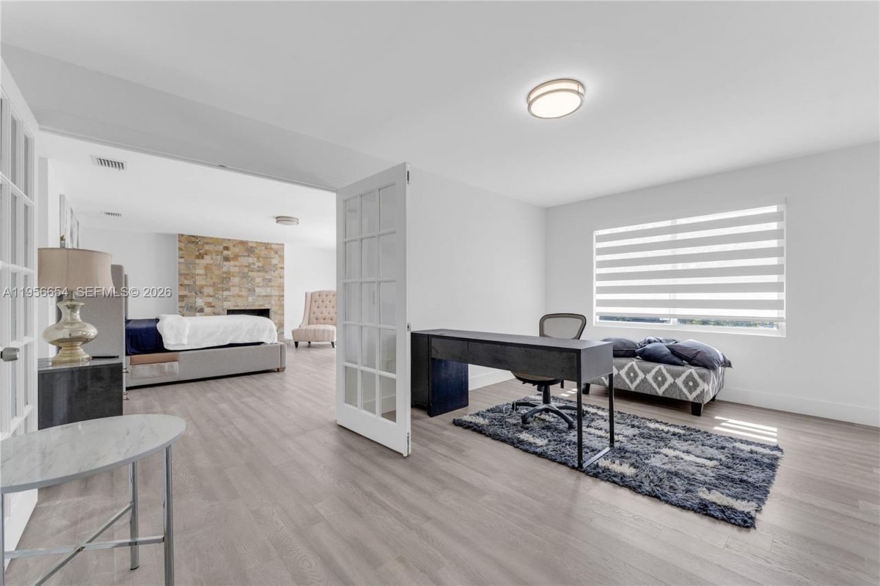 11824 SW 43rd Ct , Davie, FL 33330 Photo