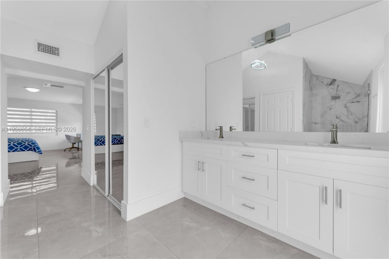 11824 SW 43rd Ct , Davie, FL 33330 Photo