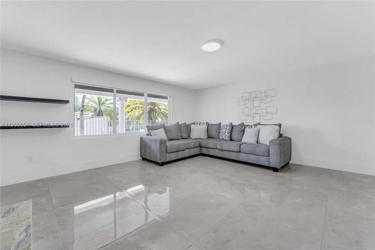 11824 SW 43rd Ct , Davie, FL 33330 Photo