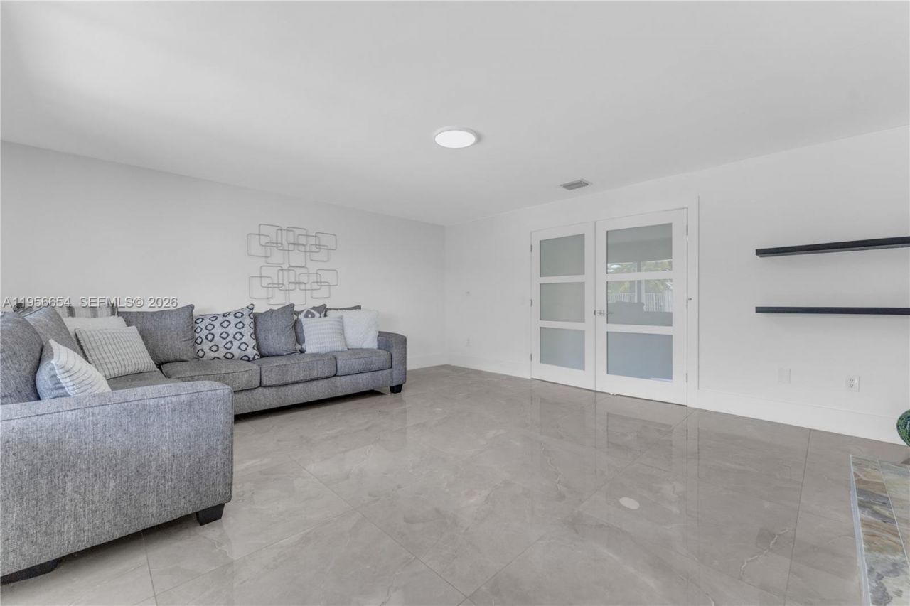 11824 SW 43rd Ct , Davie, FL 33330 Photo