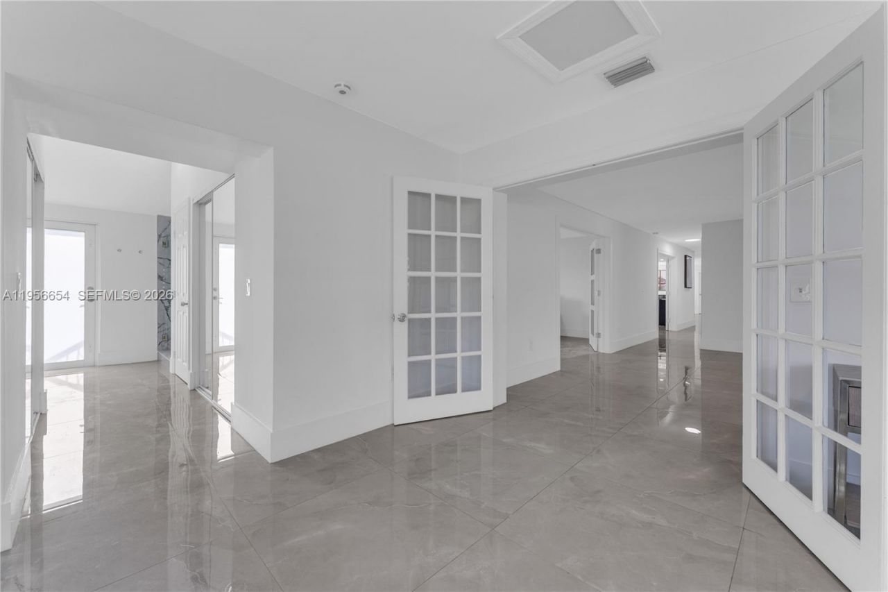 11824 SW 43rd Ct , Davie, FL 33330 Photo