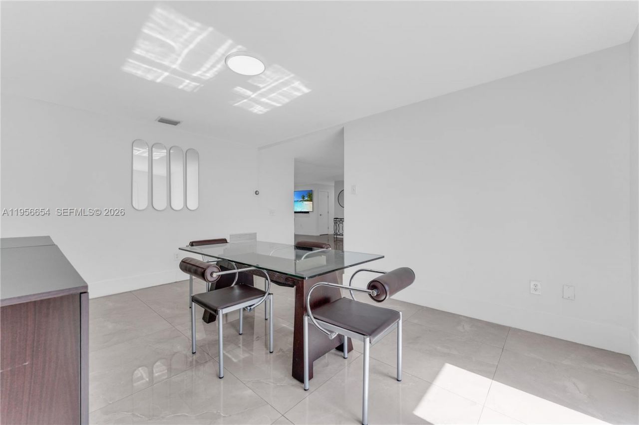 11824 SW 43rd Ct , Davie, FL 33330 Photo