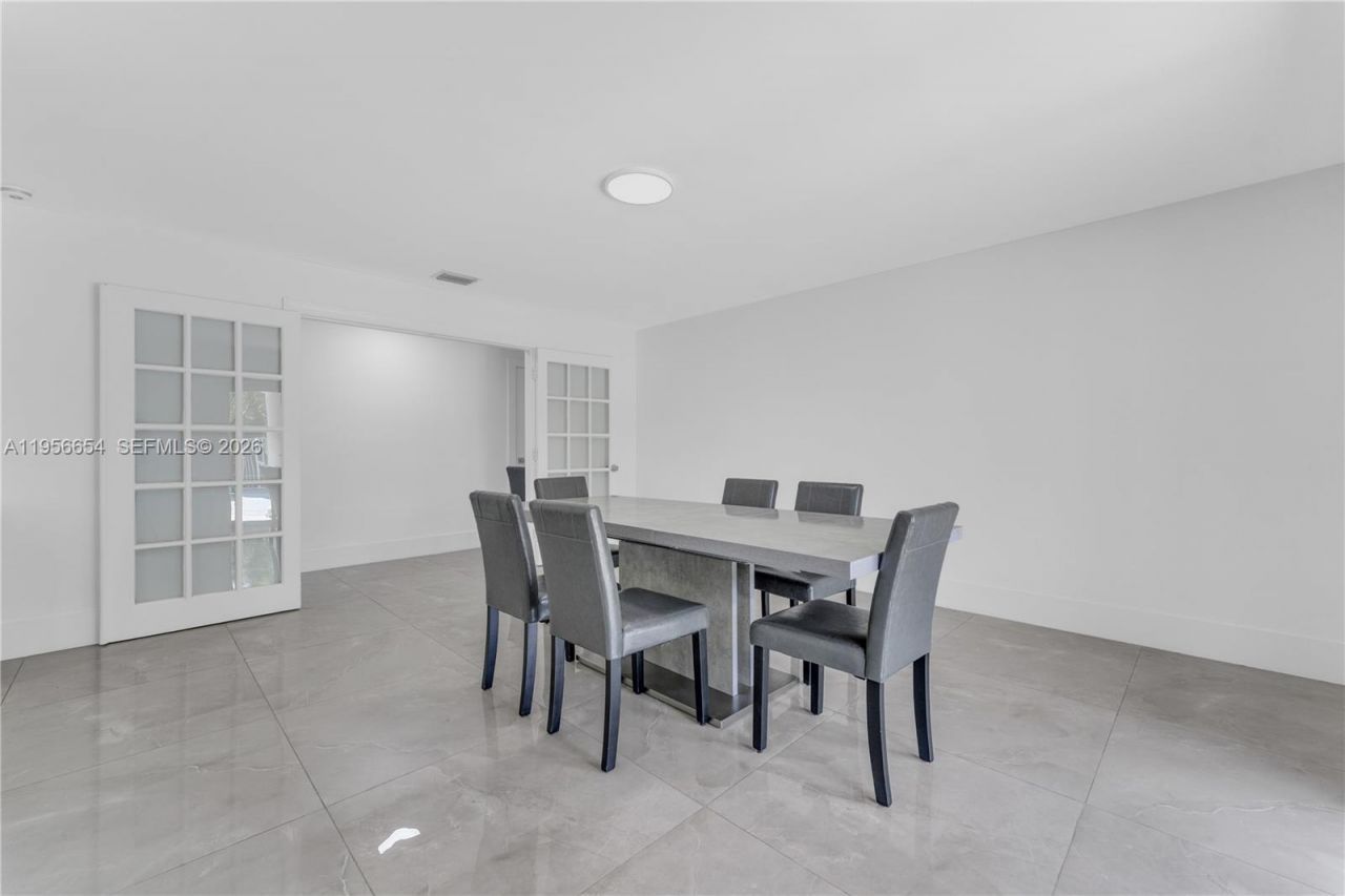 11824 SW 43rd Ct , Davie, FL 33330 Photo