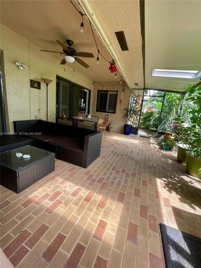 9360 S Chelsea Dr S, Plantation, FL 33324 Photo