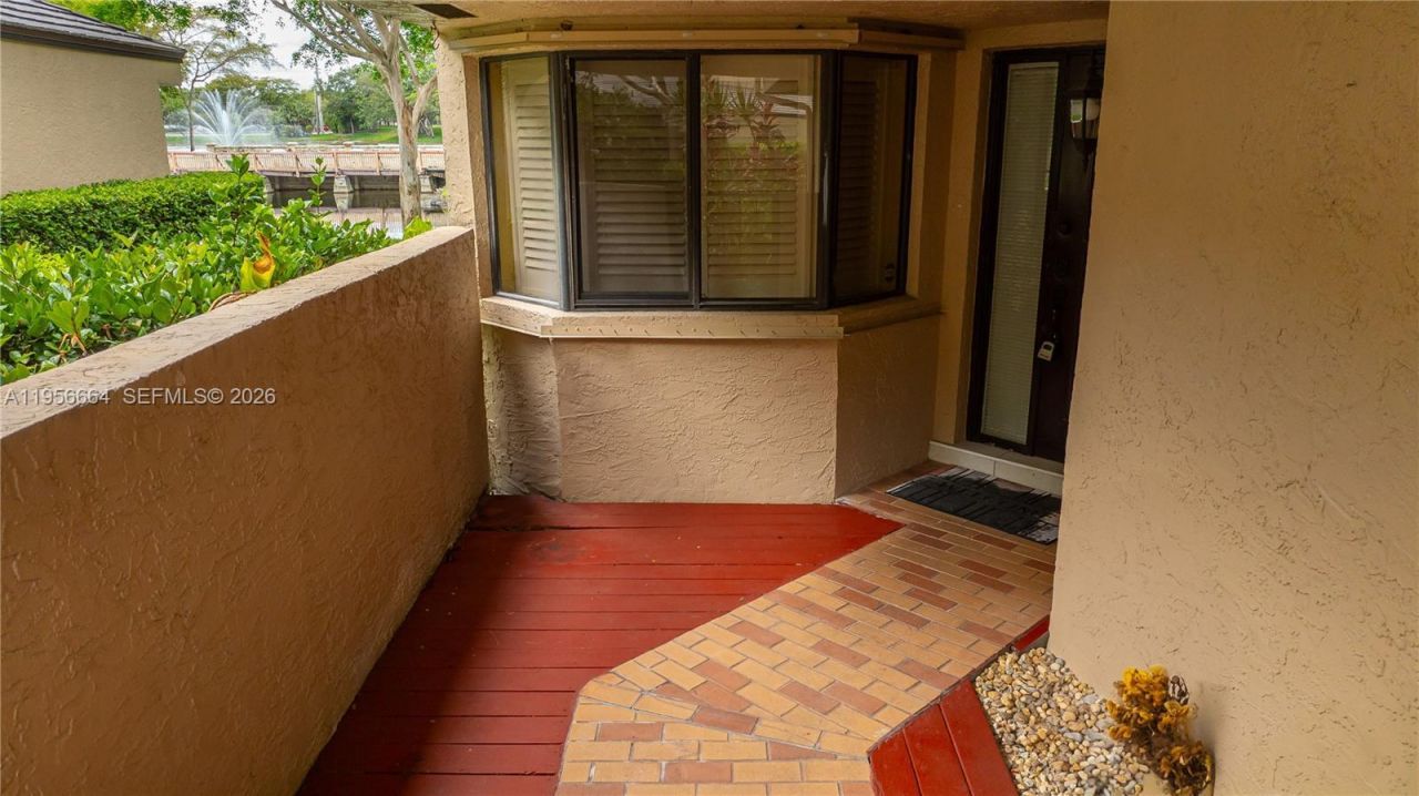 9360 S Chelsea Dr S, Plantation, FL 33324 Photo