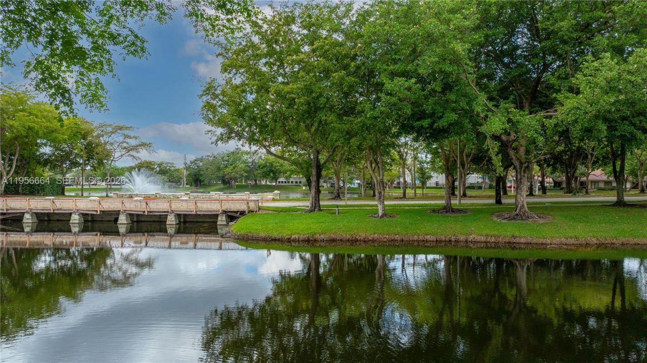 9360 S Chelsea Dr S, Plantation, FL 33324 Photo