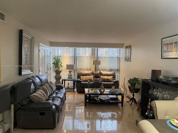 200 Leslie Dr , Unit 225, Hallandale Beach, FL 33009