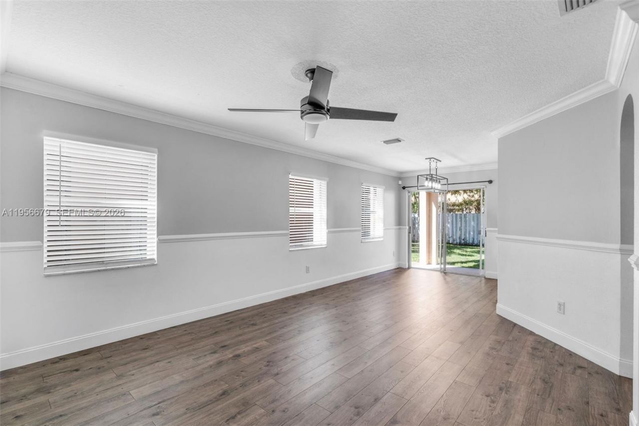 19249 NW 13th St, Pembroke Pines, FL 33029 Photo