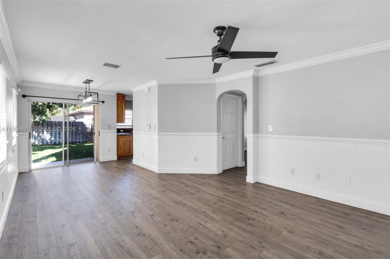 19249 NW 13th St, Pembroke Pines, FL 33029 Photo