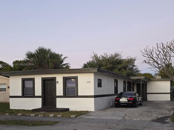 2425 NW 8th Pl, Fort Lauderdale, FL 33311