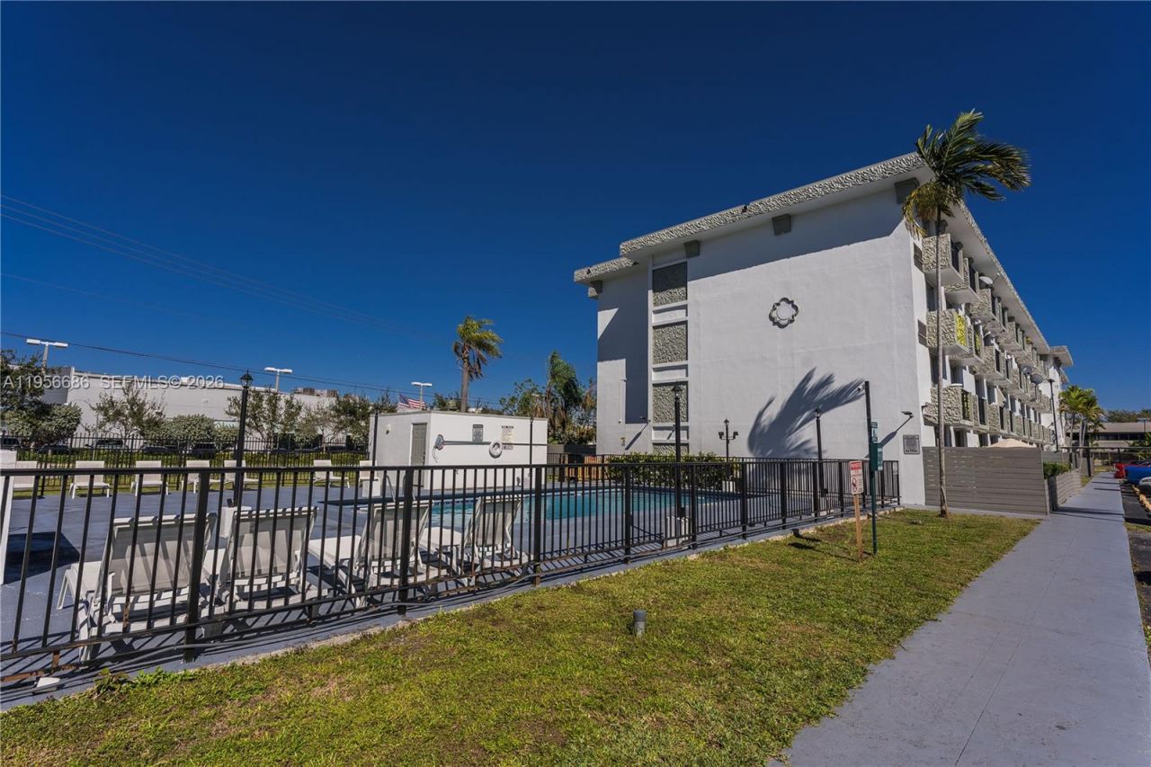 16450 NW 2nd Ave , Unit 103, Miami, FL 33169 Photo