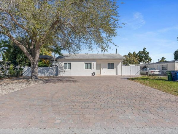 12045 NW 20th Ave, Miami, FL 33167