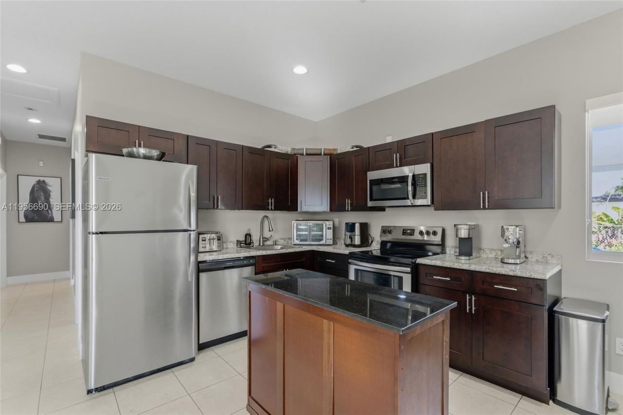 12045 NW 20th Ave, Miami, FL 33167 Photo