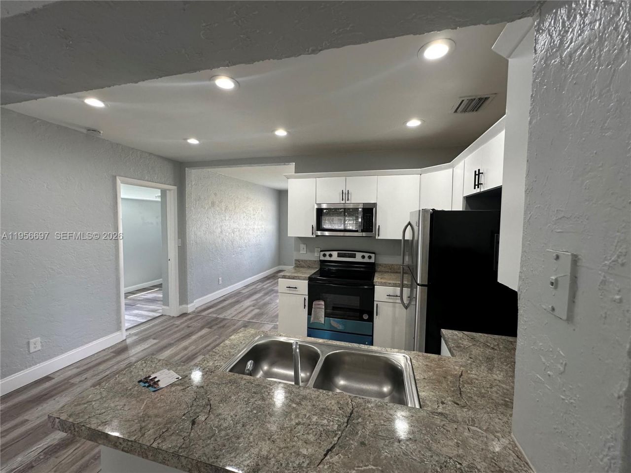 1306 NW 11th Pl, Fort Lauderdale, FL 33311 Photo