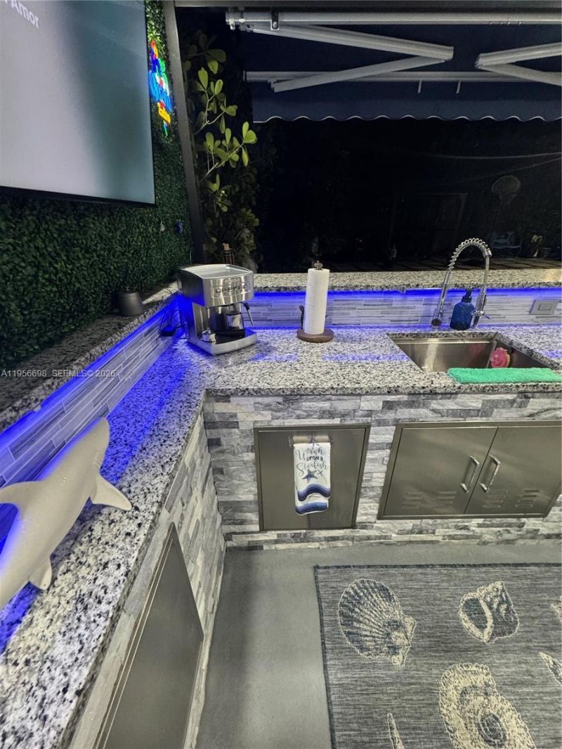 885 NE 3rd Ave, Homestead, FL 33030 Photo