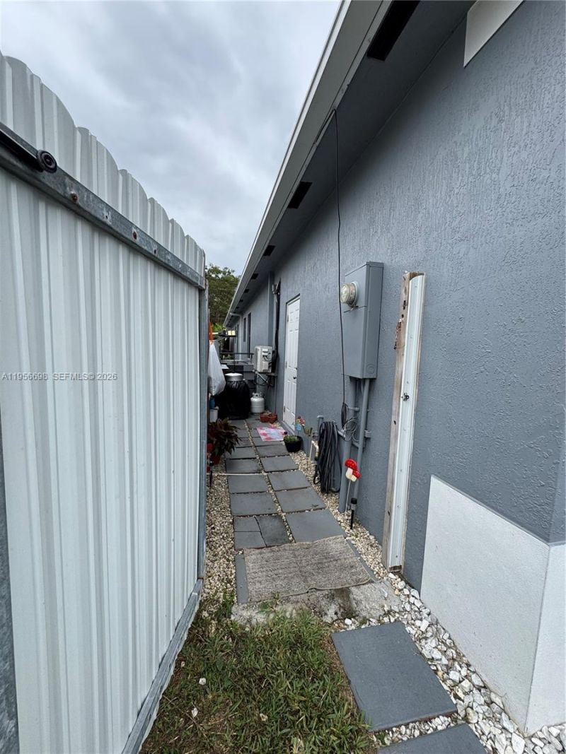 885 NE 3rd Ave, Homestead, FL 33030 Photo