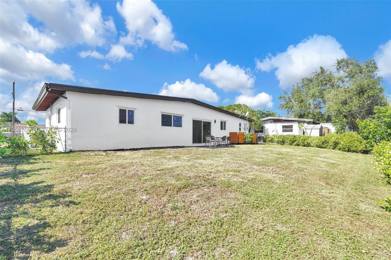 5730 SW 54th Ter, Davie, FL 33314 Photo