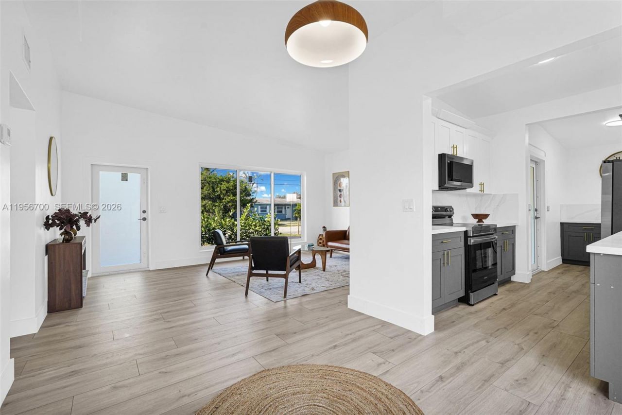 5730 SW 54th Ter, Davie, FL 33314 Photo