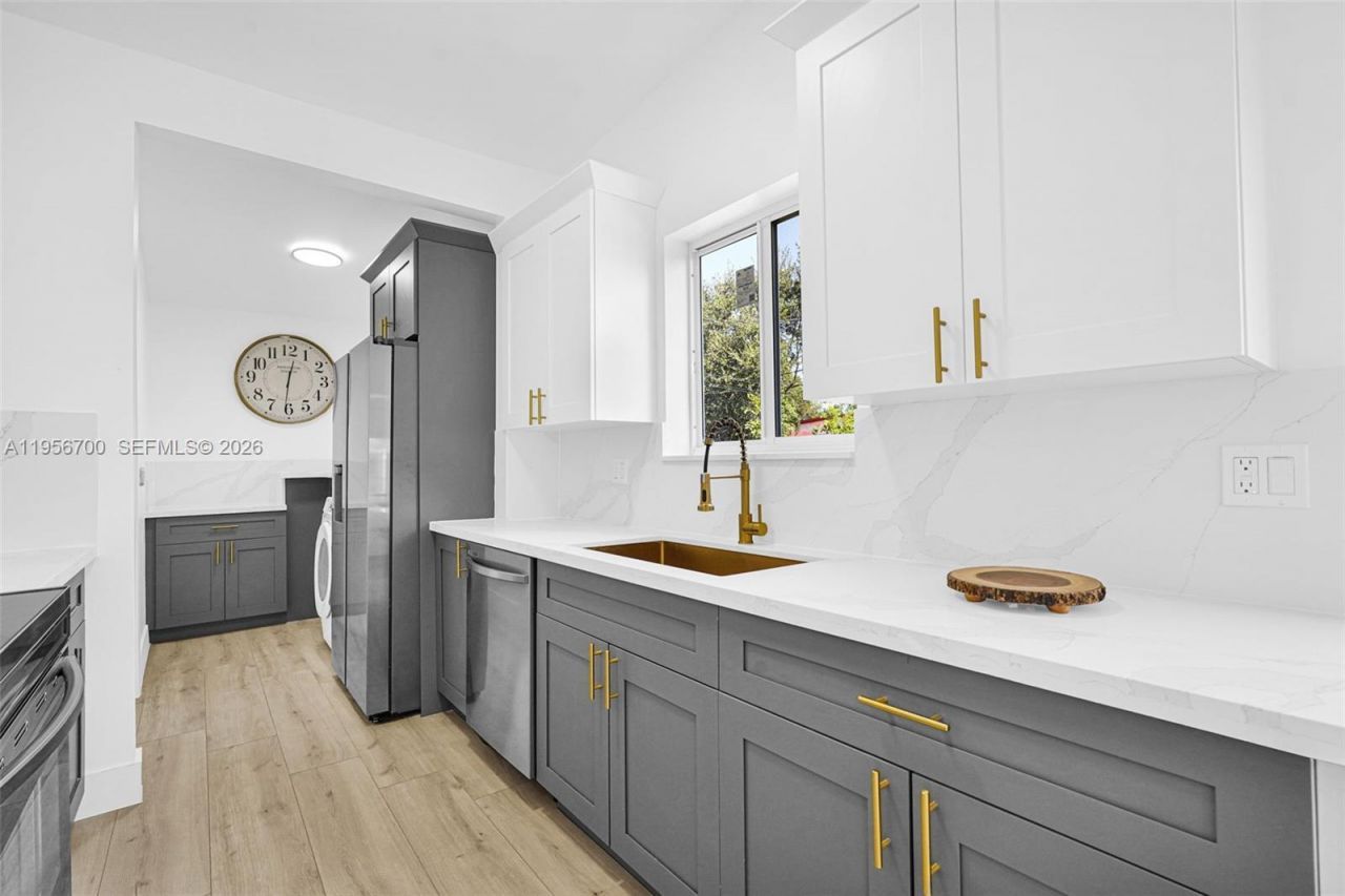 5730 SW 54th Ter, Davie, FL 33314 Photo