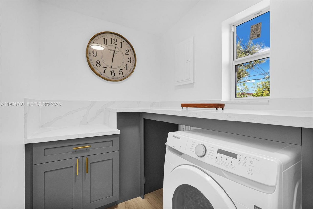 5730 SW 54th Ter, Davie, FL 33314 Photo