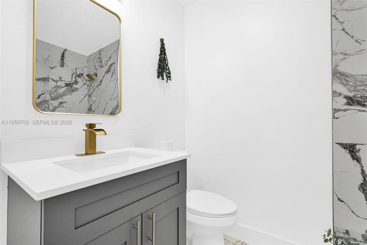 5730 SW 54th Ter, Davie, FL 33314 Photo