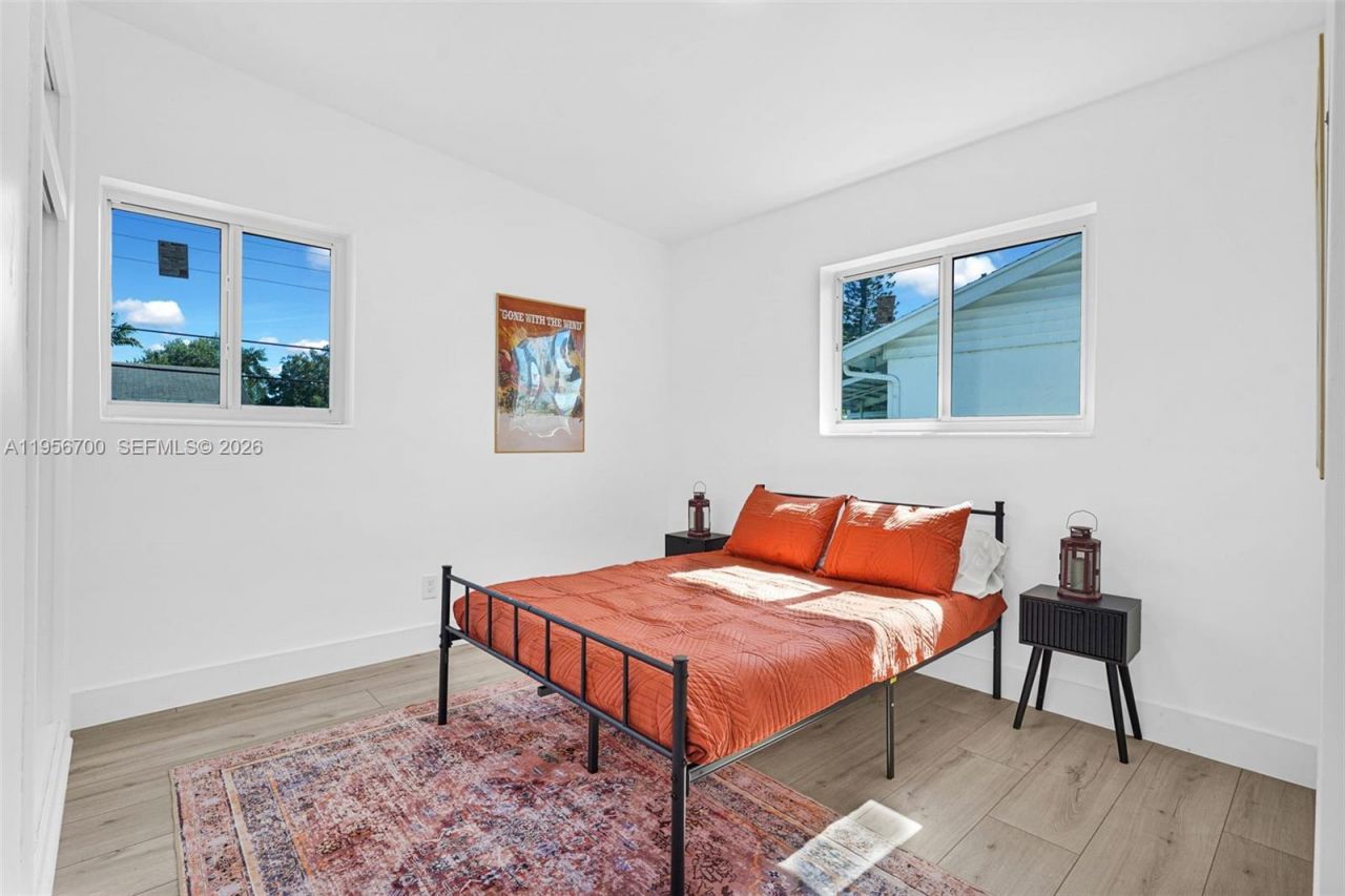 5730 SW 54th Ter, Davie, FL 33314 Photo