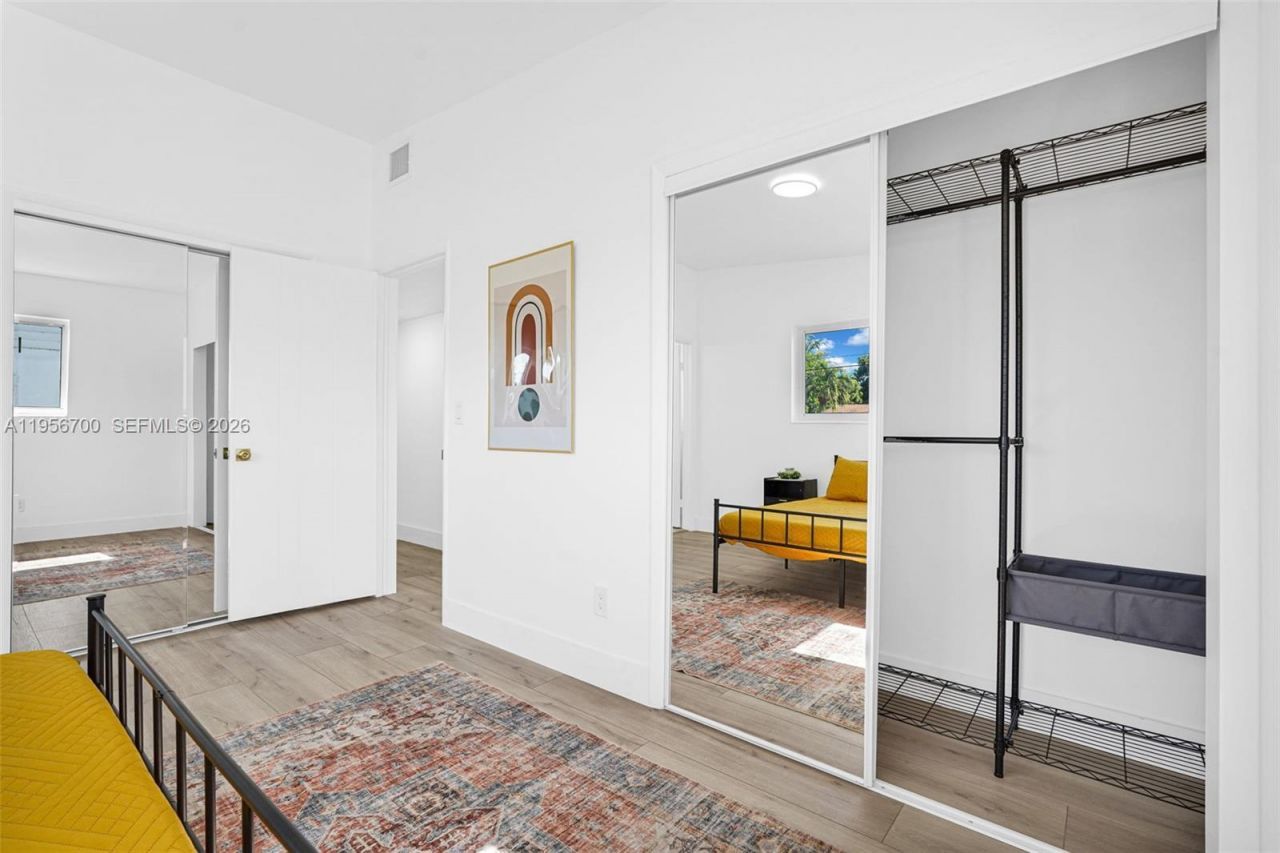 5730 SW 54th Ter, Davie, FL 33314 Photo