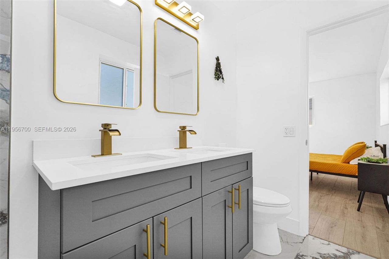 5730 SW 54th Ter, Davie, FL 33314 Photo