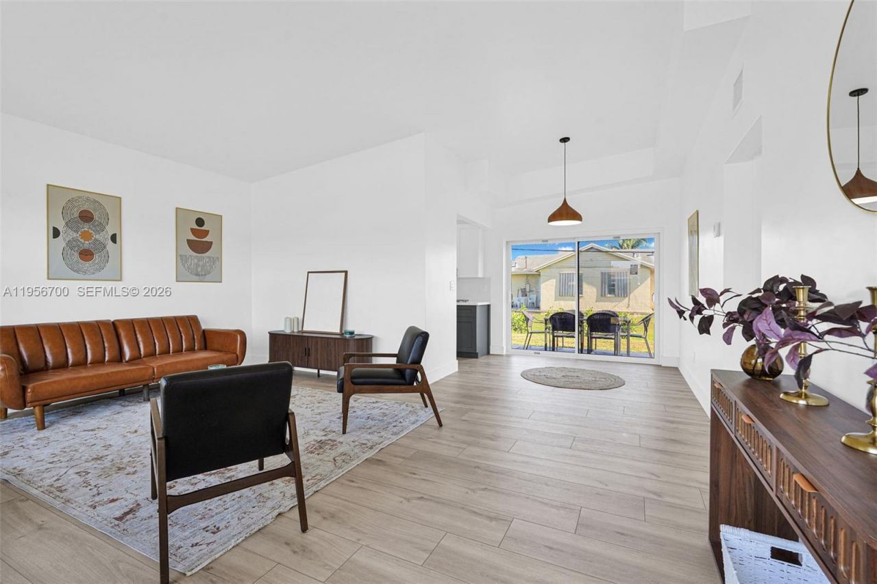 5730 SW 54th Ter, Davie, FL 33314 Photo