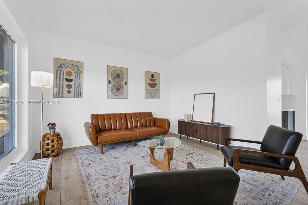 5730 SW 54th Ter, Davie, FL 33314 Photo