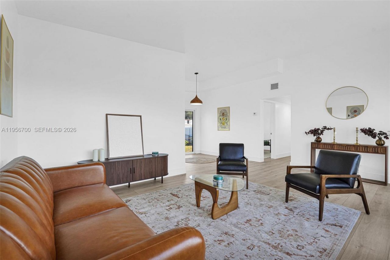 5730 SW 54th Ter, Davie, FL 33314 Photo