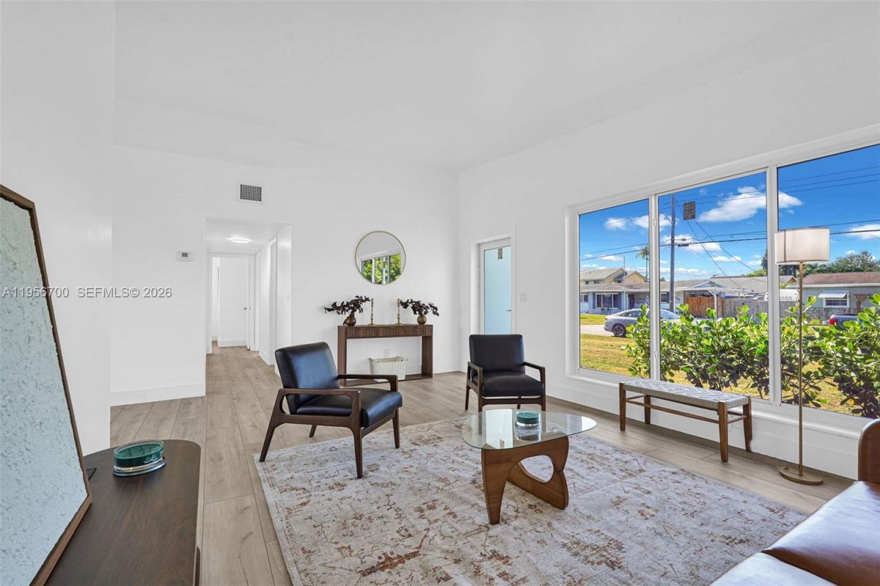 5730 SW 54th Ter, Davie, FL 33314 Photo