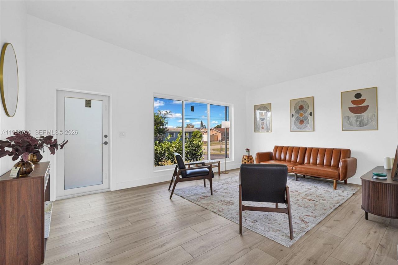 5730 SW 54th Ter, Davie, FL 33314 Photo