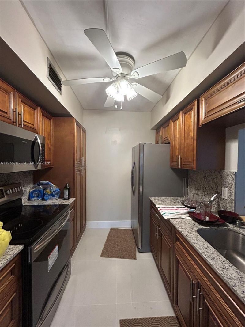 270 NE 191st St, Unit 101, Miami, FL 33179 Photo