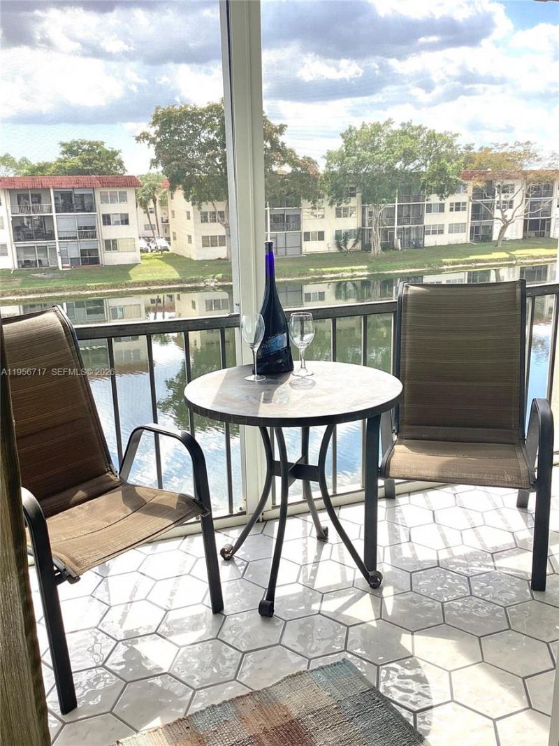 361 S Hollybrook Dr , Unit 305, Pembroke Pines, FL 33025 Photo