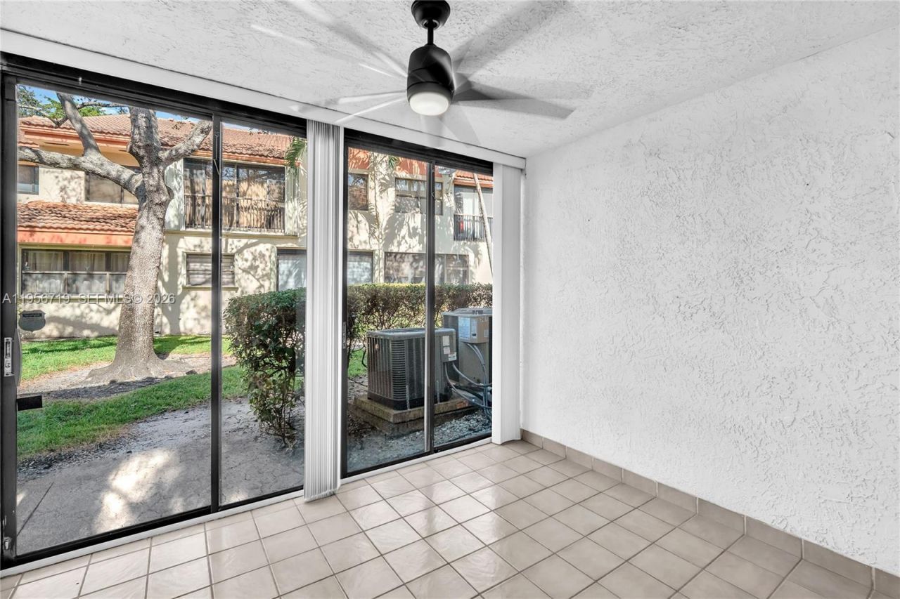 3405 Emerald Oaks Dr, Unit 207, Hollywood, FL 33021 Photo