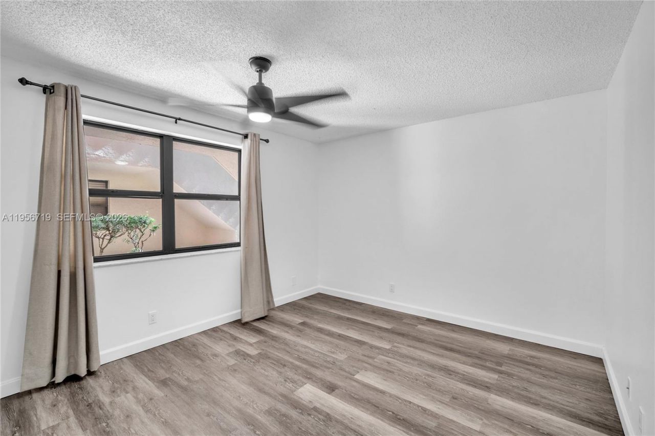 3405 Emerald Oaks Dr, Unit 207, Hollywood, FL 33021 Photo