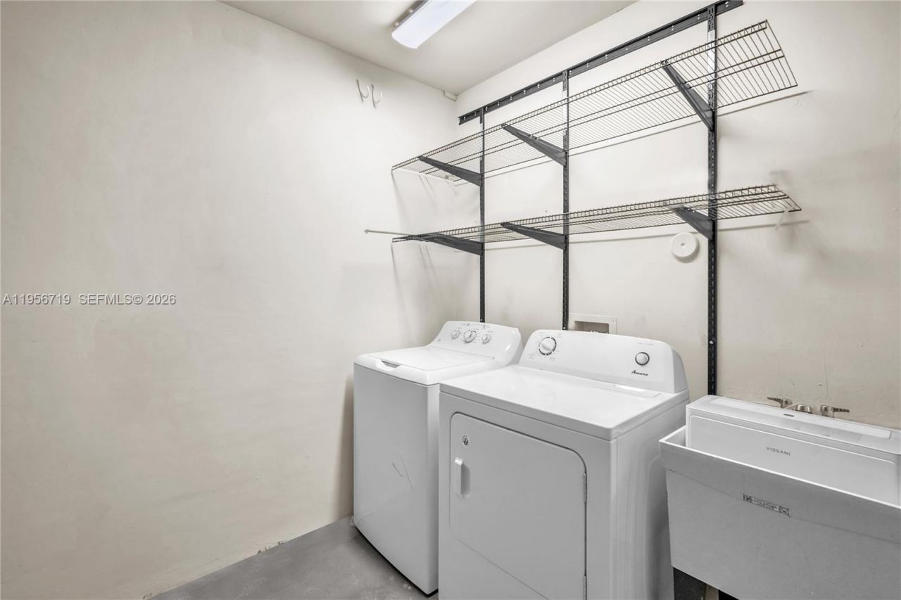 3405 Emerald Oaks Dr, Unit 207, Hollywood, FL 33021 Photo