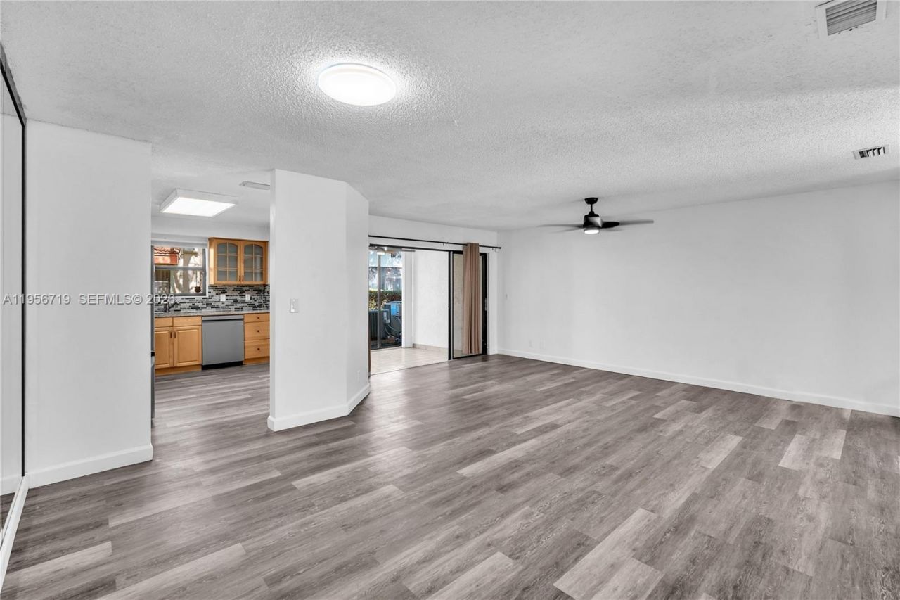 3405 Emerald Oaks Dr, Unit 207, Hollywood, FL 33021 Photo