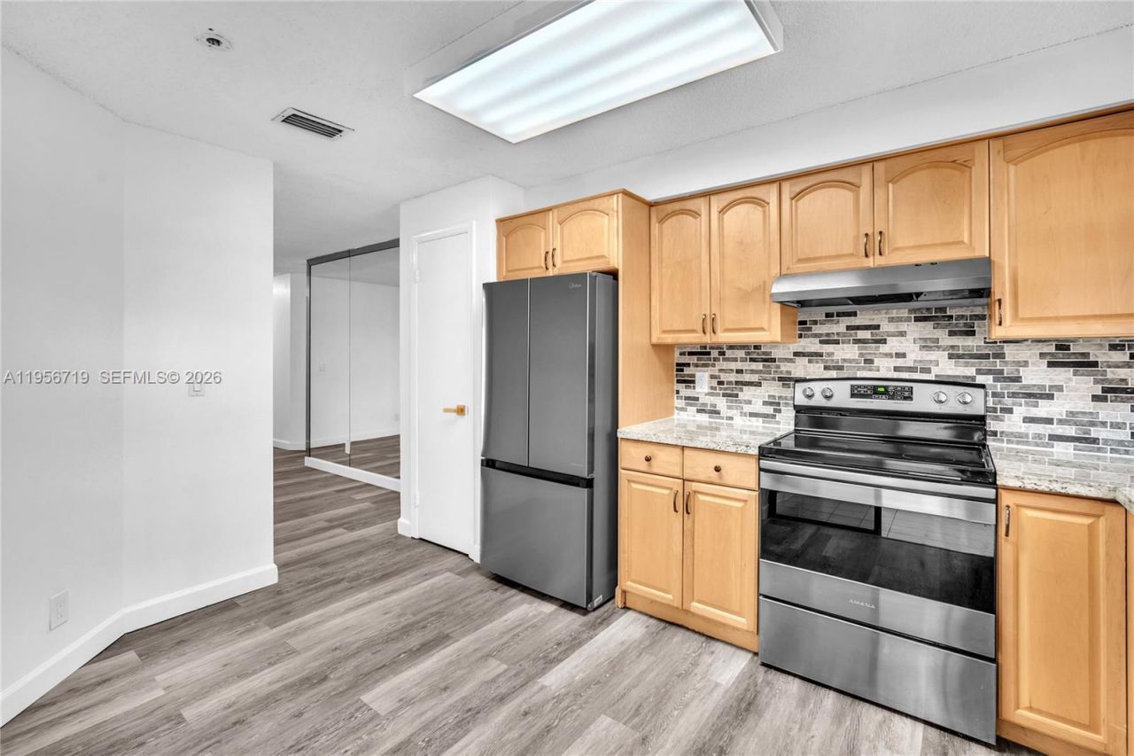 3405 Emerald Oaks Dr, Unit 207, Hollywood, FL 33021 Photo