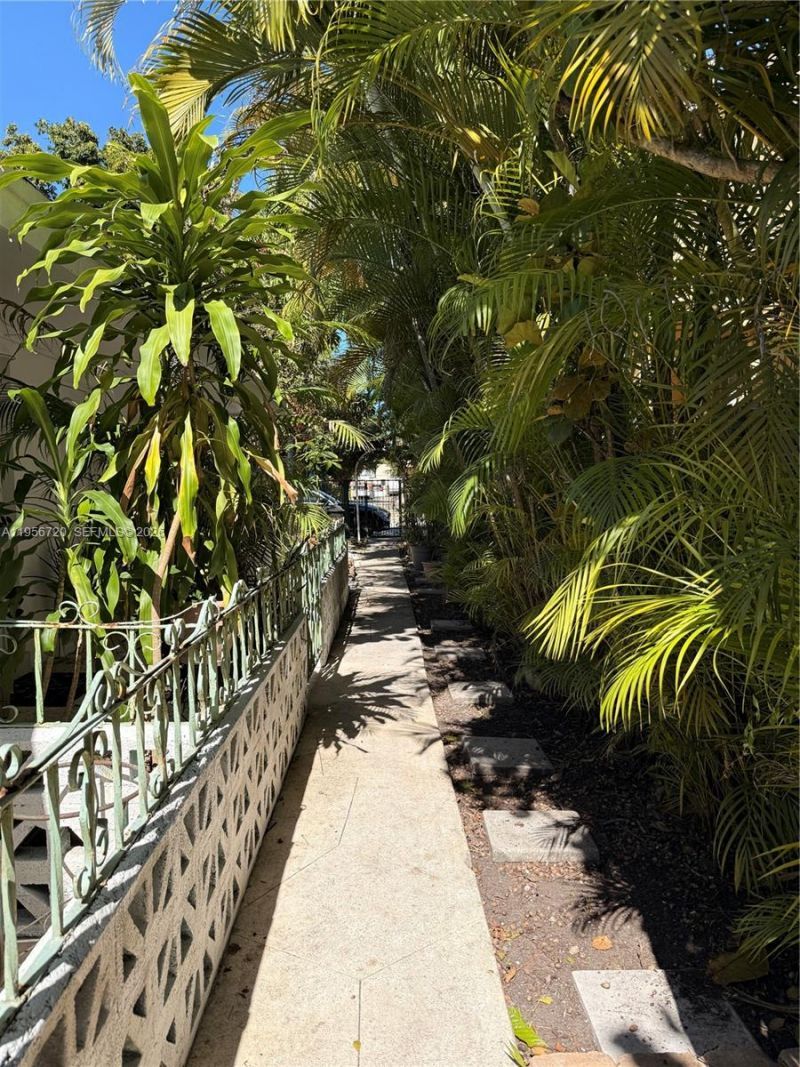 2538 SW 11th St, Unit 2, Miami, FL 33135 Photo