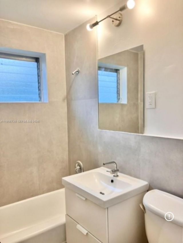 2538 SW 11th St, Unit 2, Miami, FL 33135 Photo