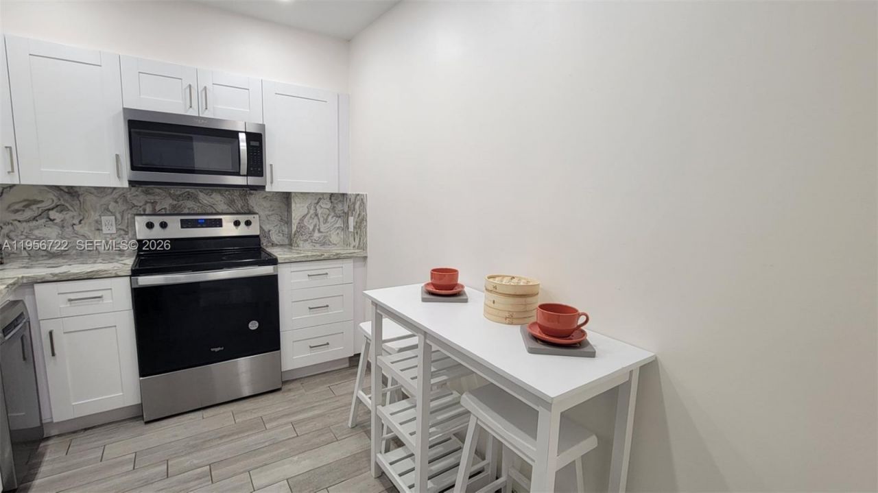 1965 S Ocean Dr, Unit ME, Hallandale Beach, FL 33009 Photo