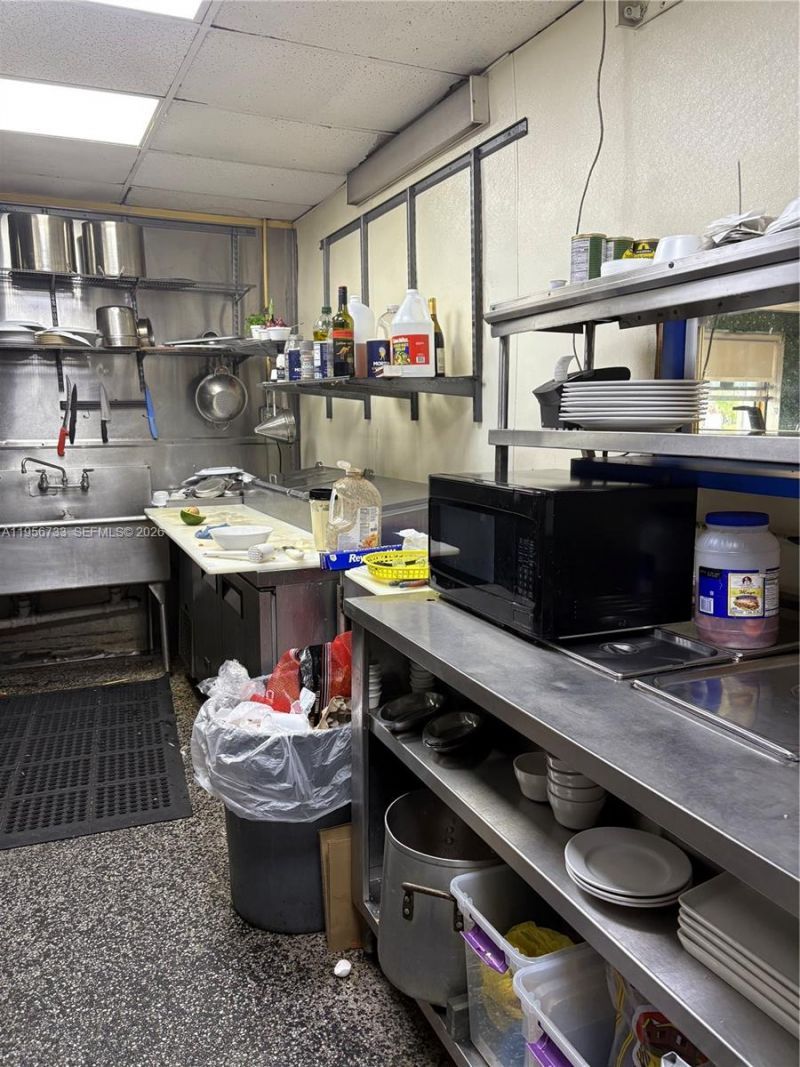 8401 NW South River Dr, Medley, FL 33166 Photo